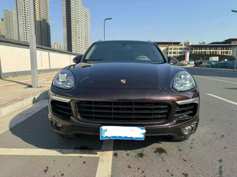 鄭州16年保時捷卡宴1
