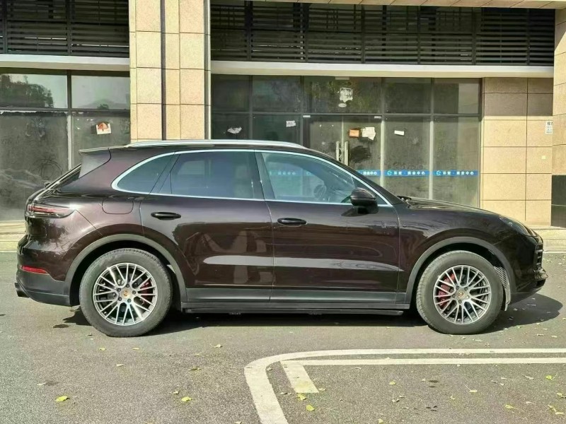 邵阳19年保时捷卡宴5