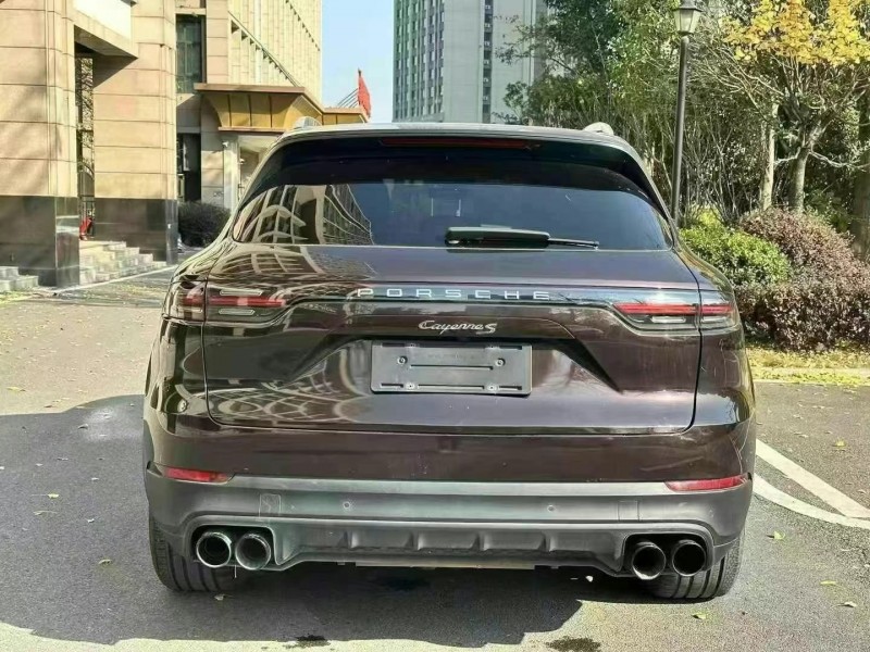 邵阳19年保时捷卡宴9