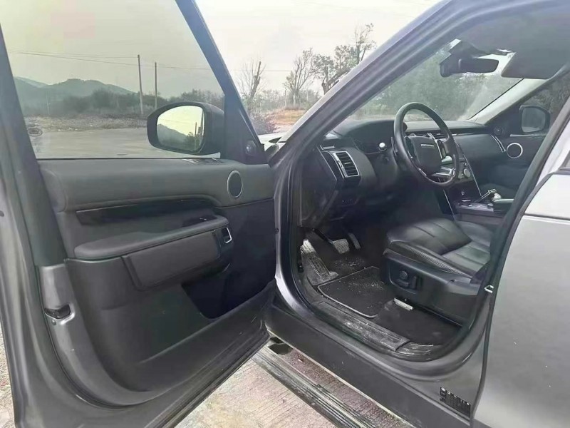 广州20年路虎发现6