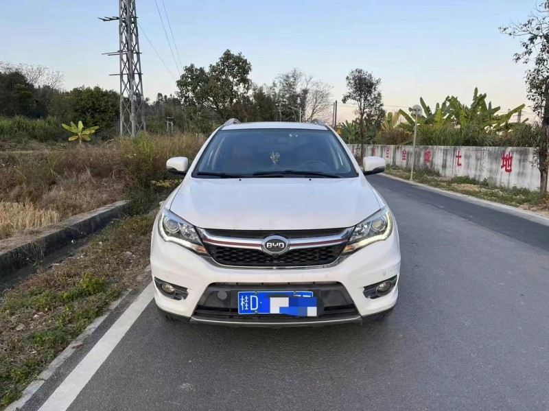 广州17年比亚迪S71