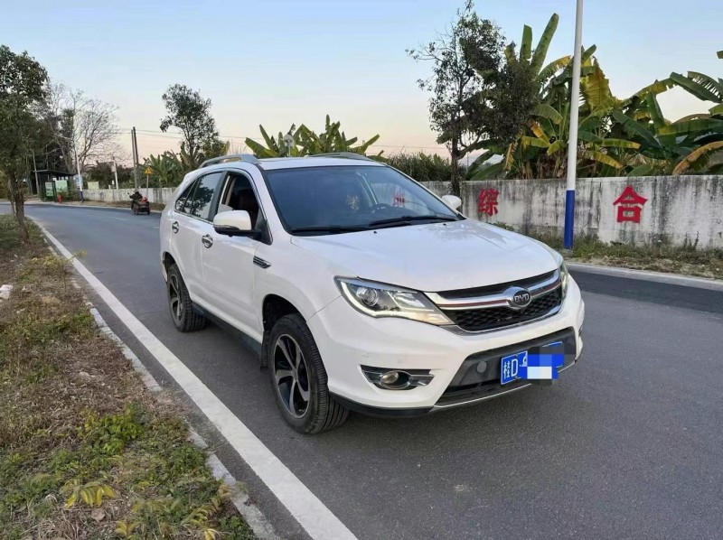 广州17年比亚迪S72