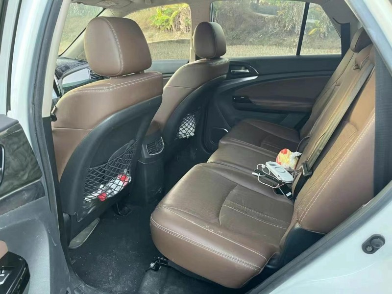 广州17年比亚迪S77