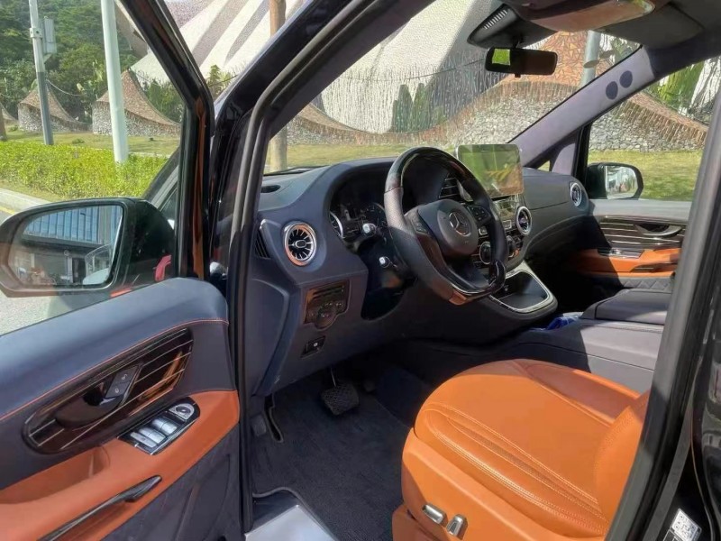 广州24年奔驰威霆4