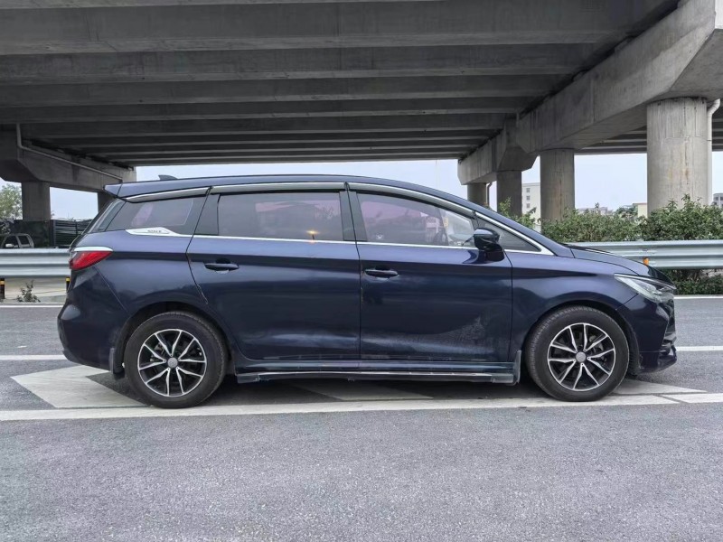 广州18年比亚迪宋4