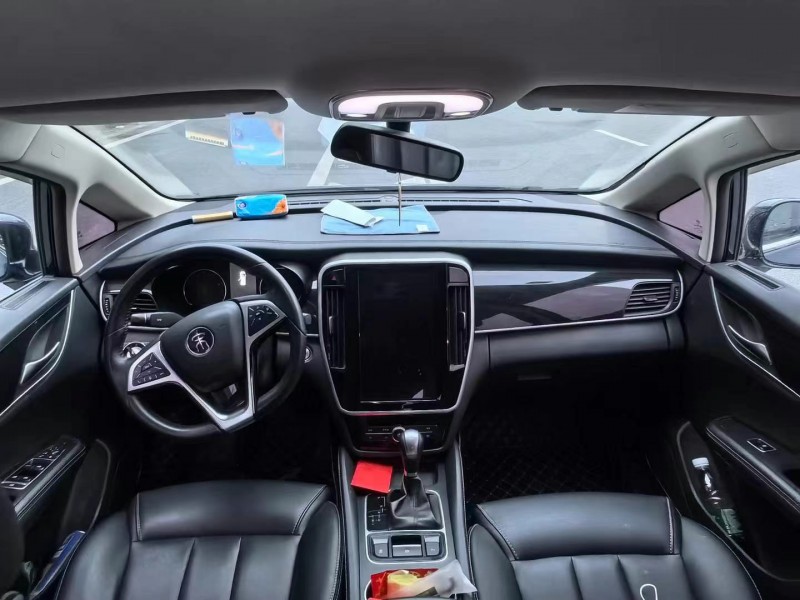 广州18年比亚迪宋9