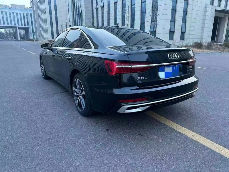 济宁23年奥迪A6L7