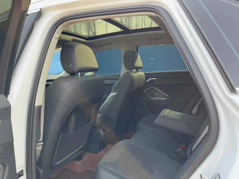 济宁23年奥迪Q36