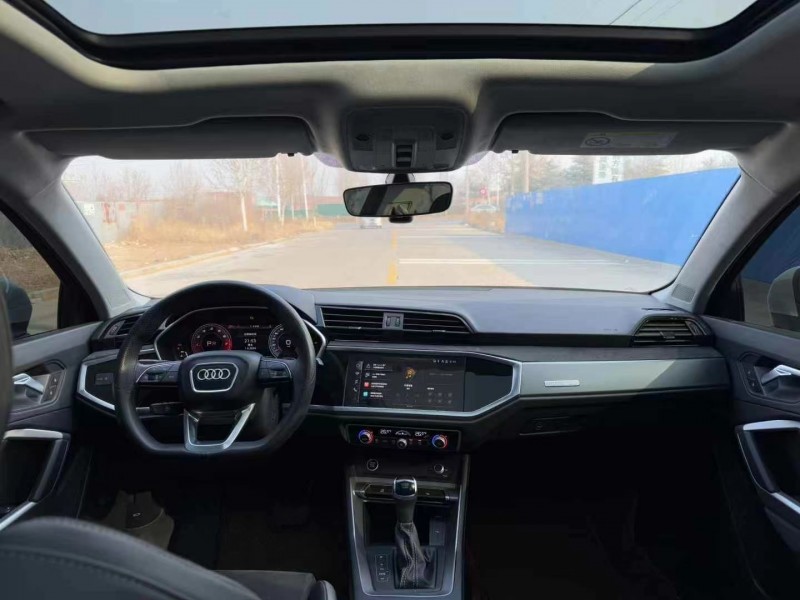 济宁23年奥迪Q38