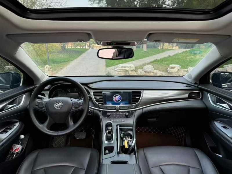 邢台20年别克君越5