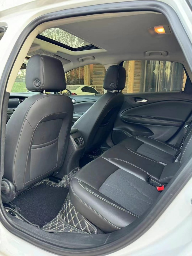 邢台22年别克威朗6