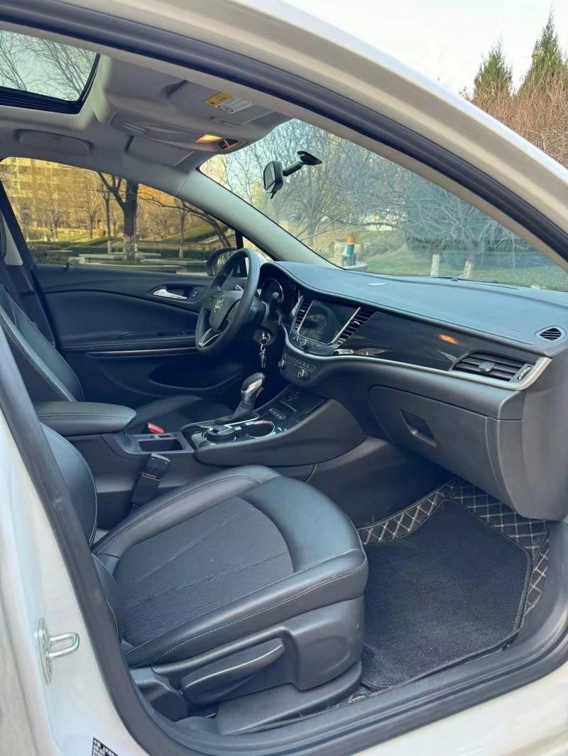 邢台22年别克威朗7