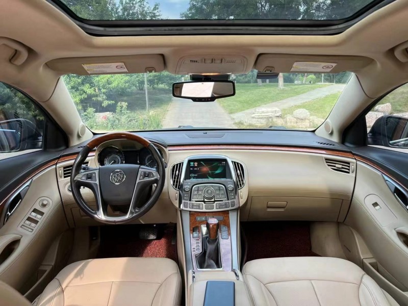 邢台13年别克君越5