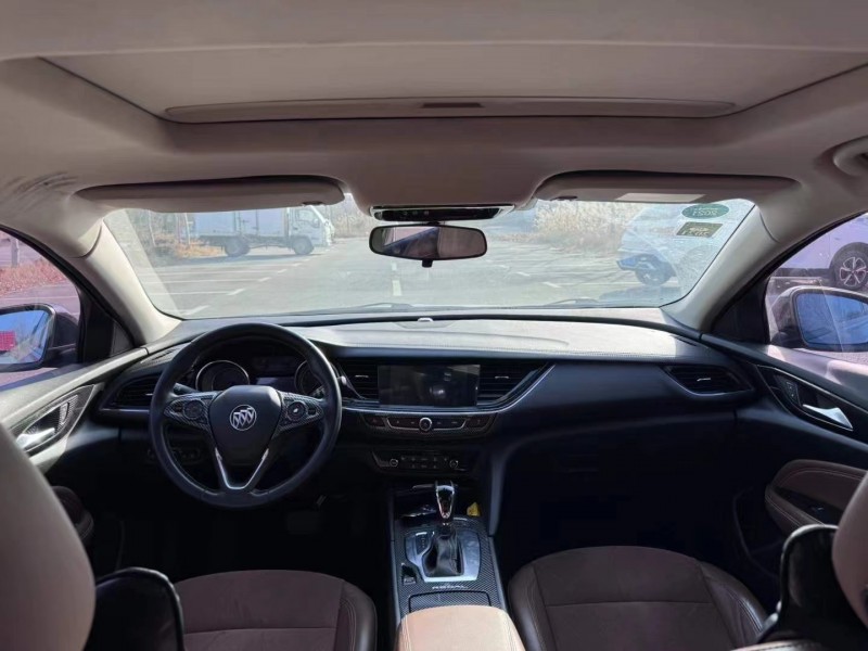 青岛19年别克君威8