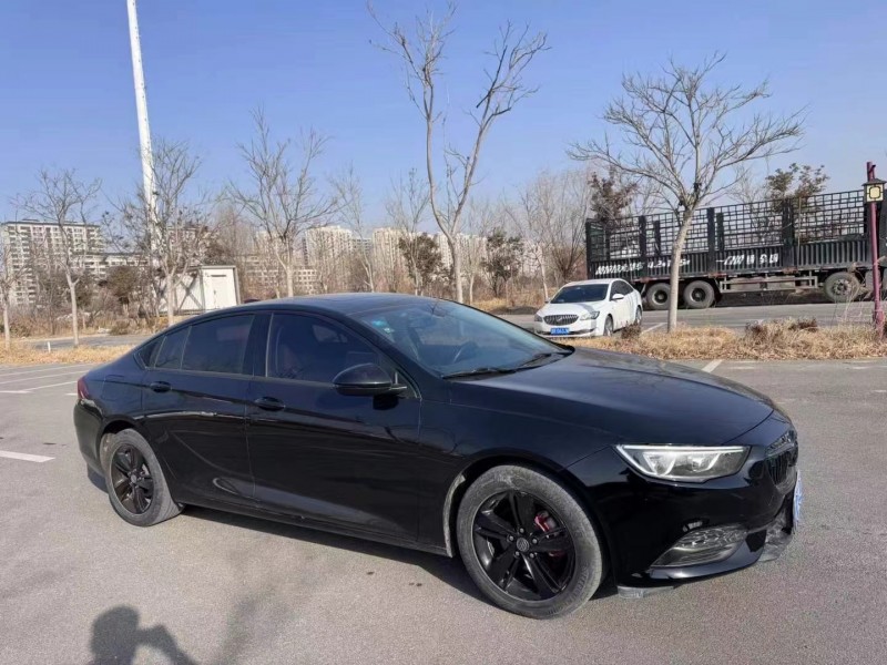 青岛19年别克君威9