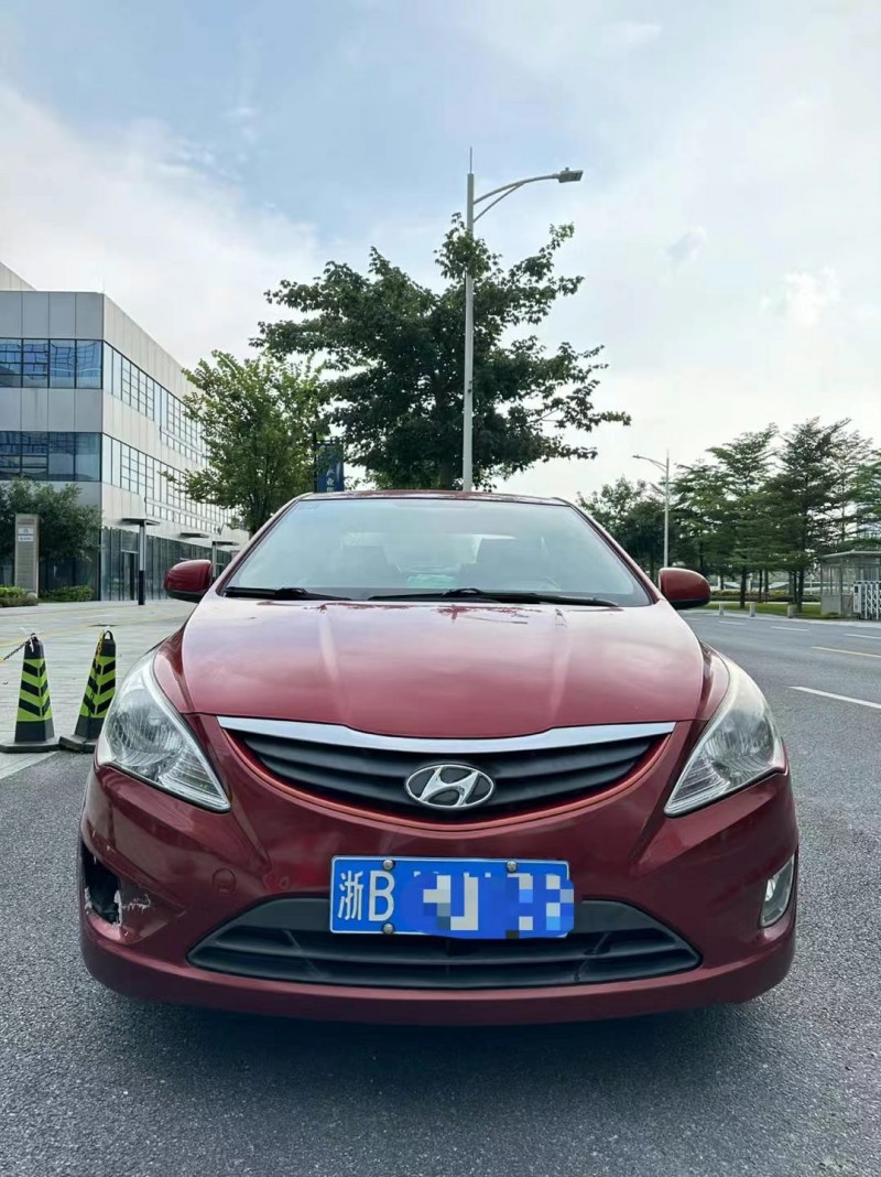 广州12年现代瑞纳1