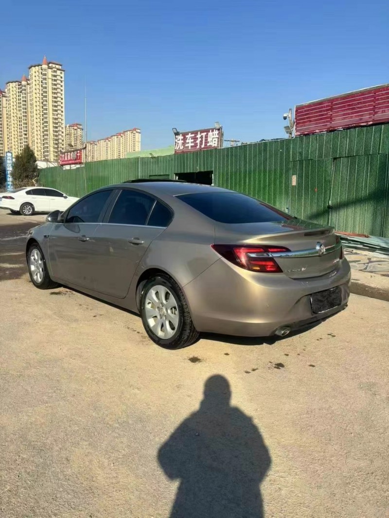 济宁16年别克君威8