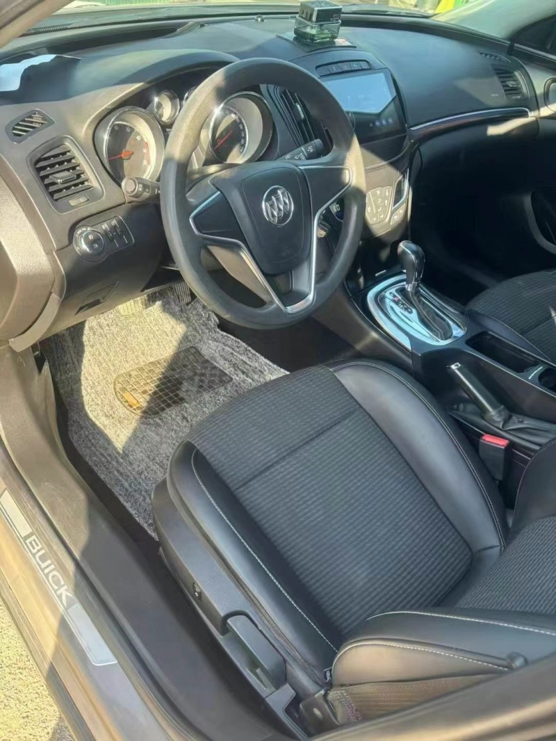 济宁16年别克君威9