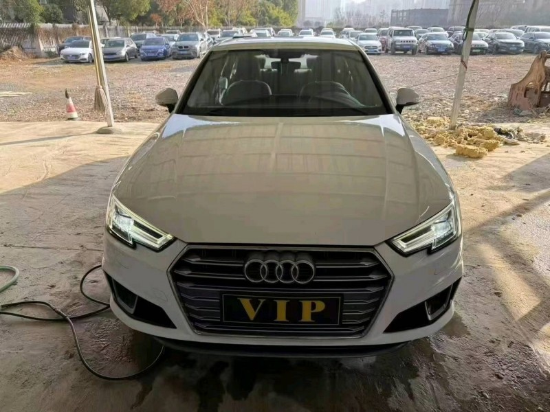 武汉22年奥迪A4L1