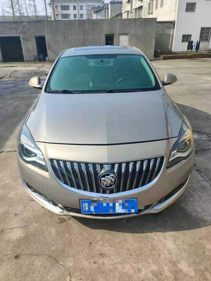 武汉15年别克君威1