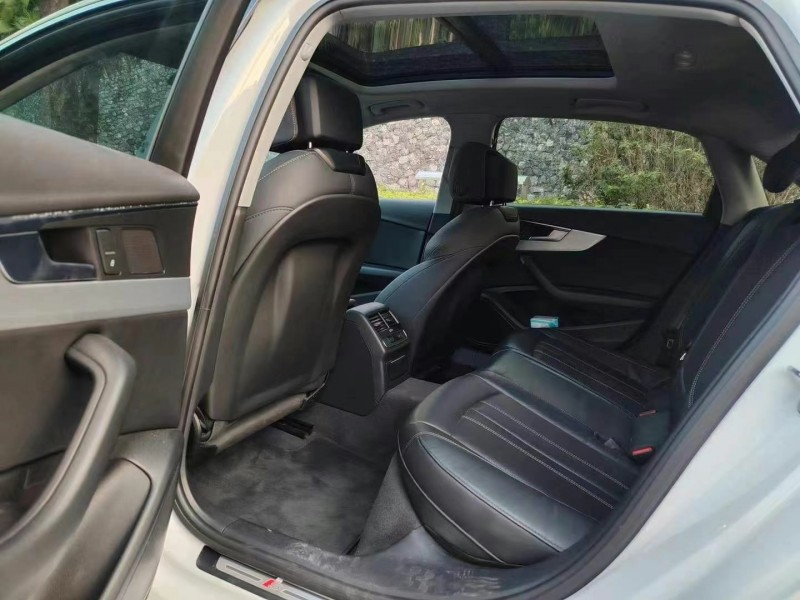 广州22年奥迪A4L5