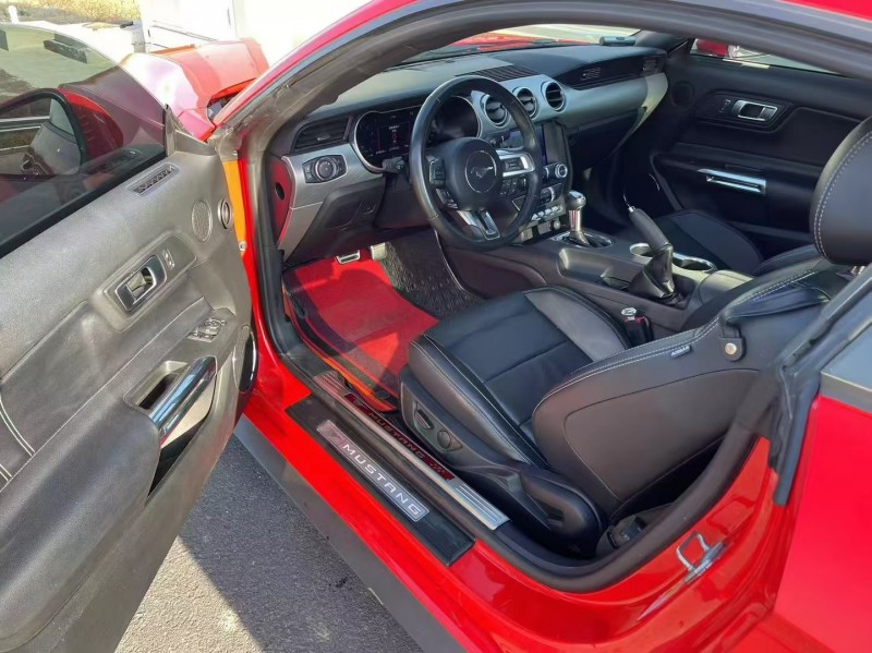 济宁21年福特野马8