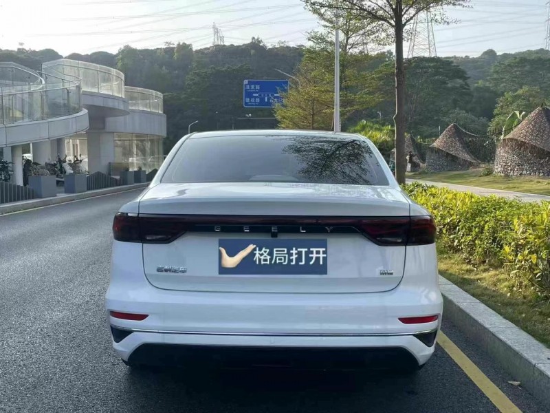 深圳22年吉利帝豪9