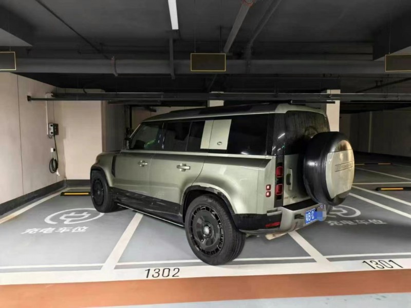 广州22年路虎卫士4