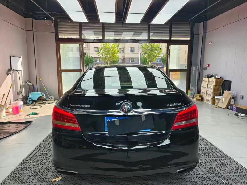 济宁15年别克君越5