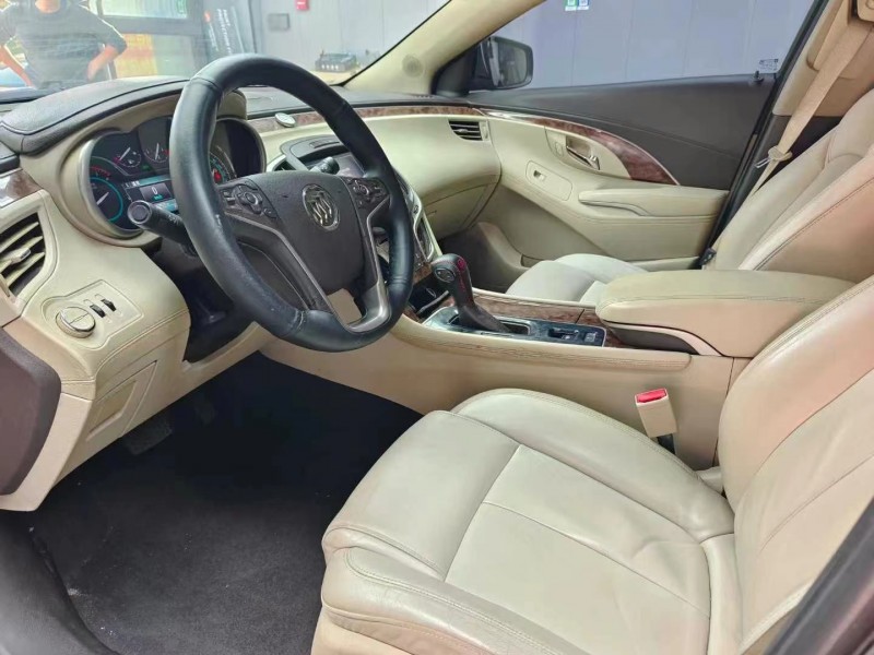 济宁15年别克君越8