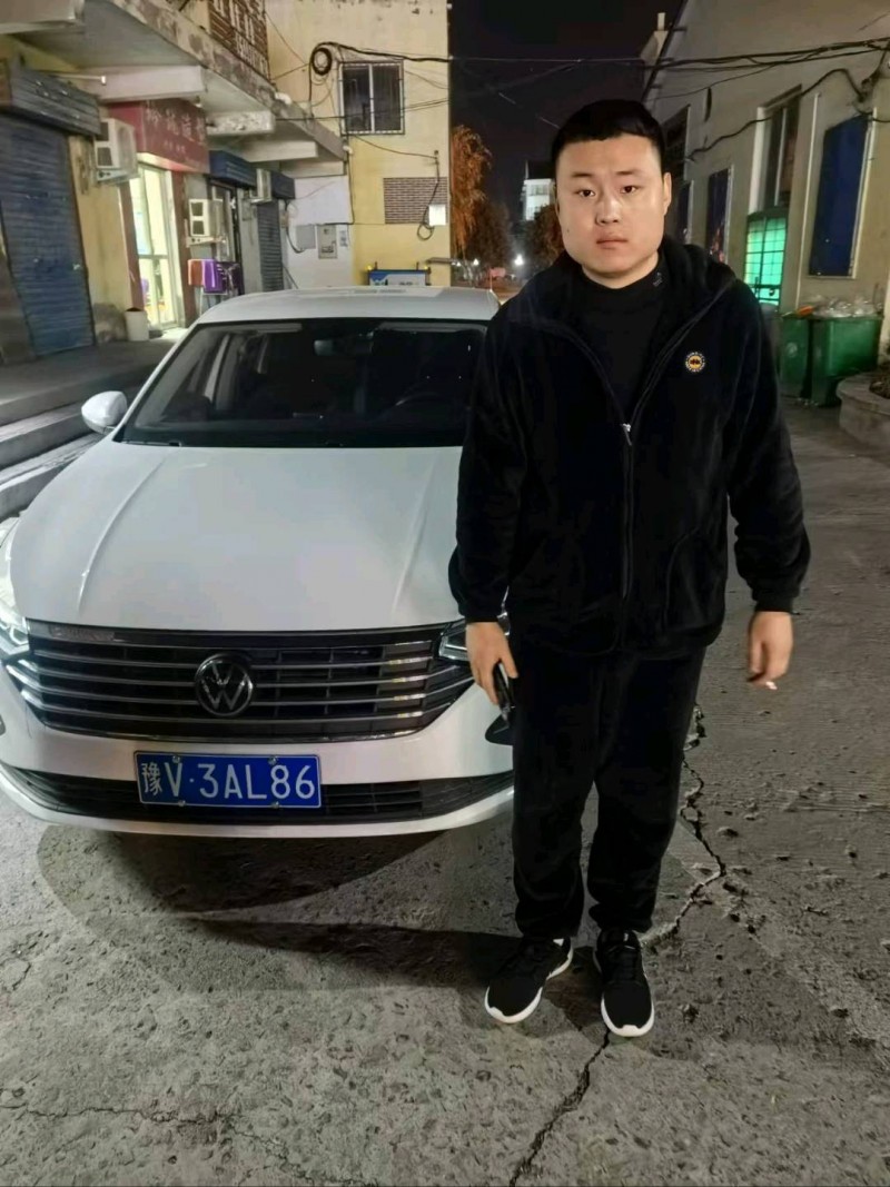 新乡23年大众朗逸1