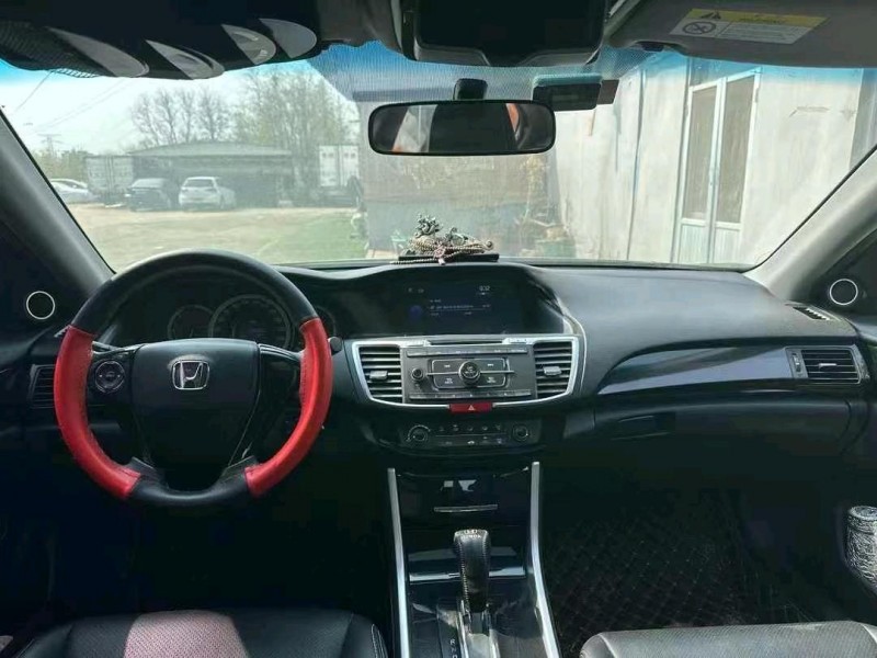 青岛18年本田雅阁6