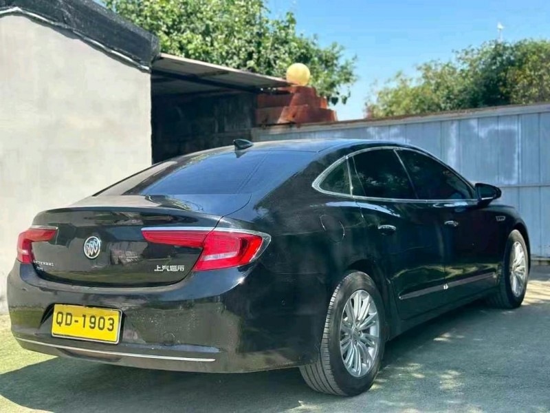 青岛17年别克君越7