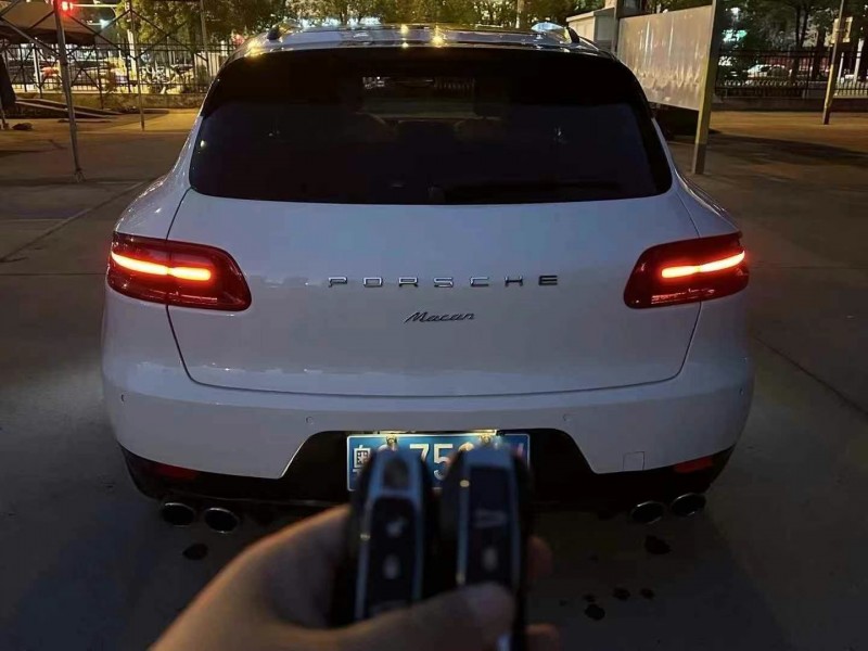 佛山17年保时捷Macan2