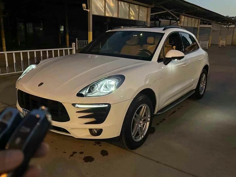 佛山17年保时捷Macan6