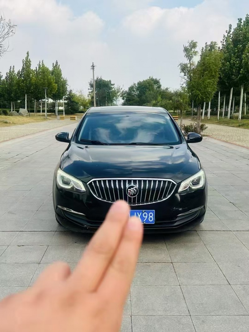 济宁16年别克英朗1