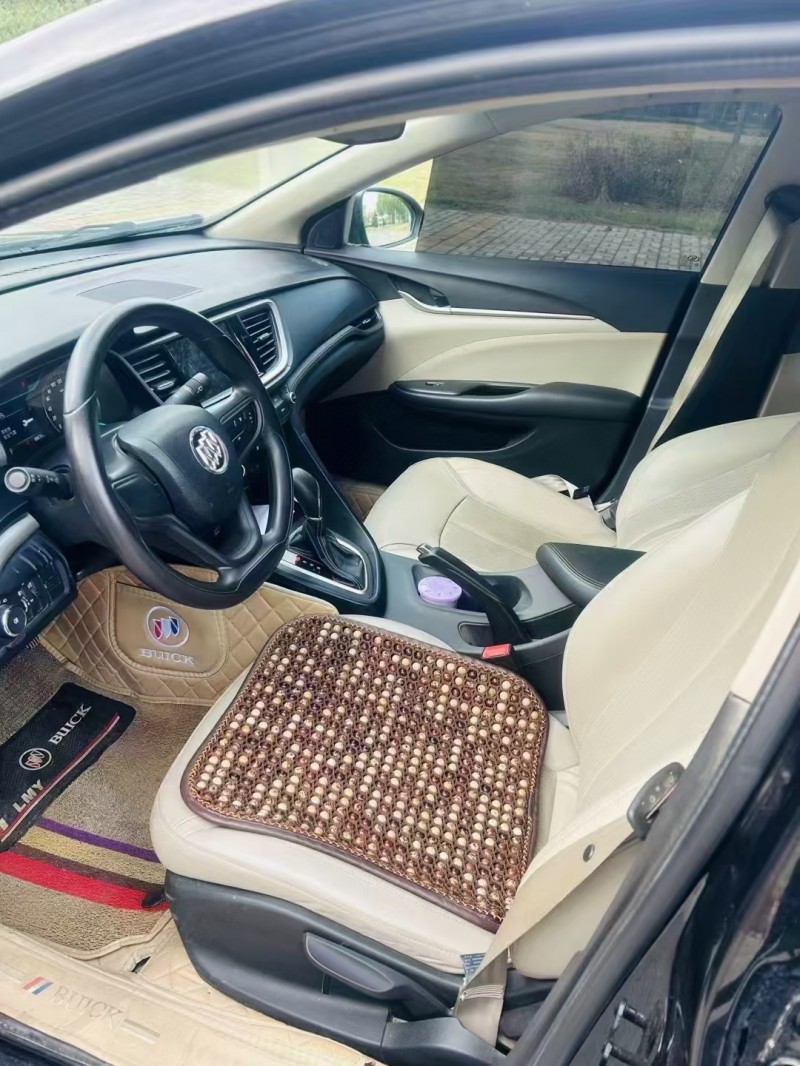 济宁16年别克英朗5