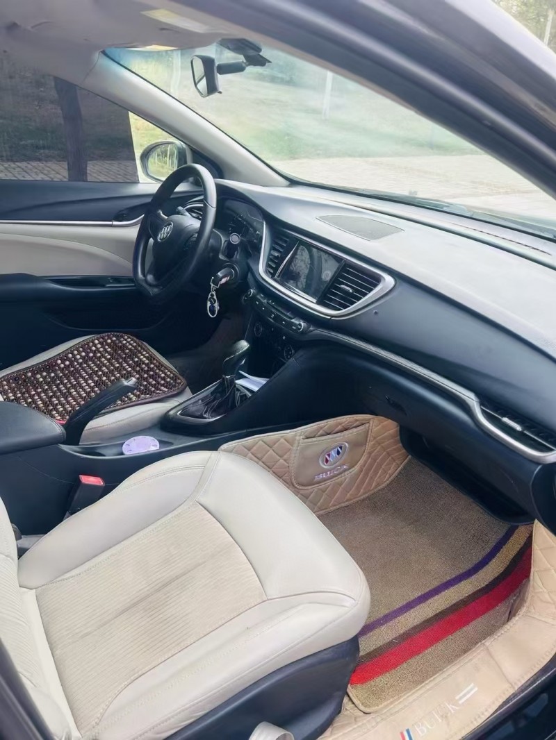 济宁16年别克英朗9