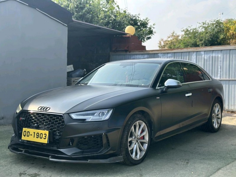 青岛17年奥迪A4L2