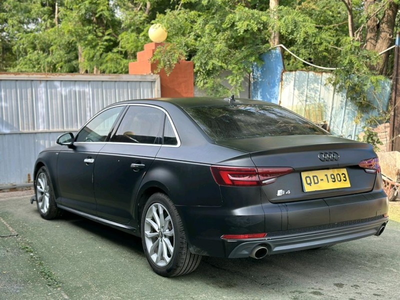 青岛17年奥迪A4L9