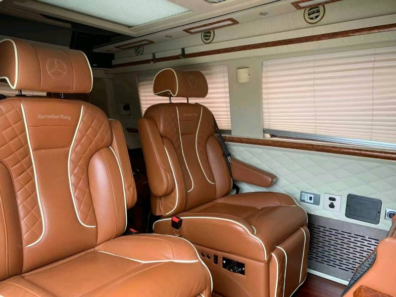 徐州17年奔驰威霆5