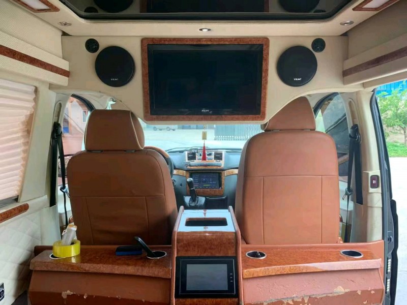 徐州17年奔驰威霆6