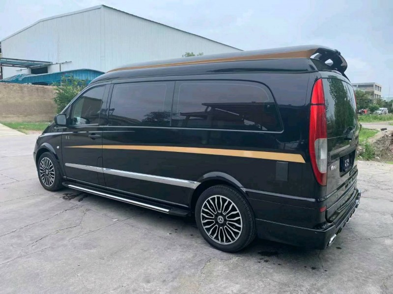 徐州17年奔驰威霆8