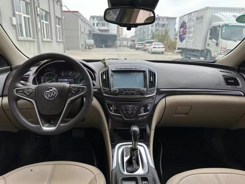 盐城16年别克君威8