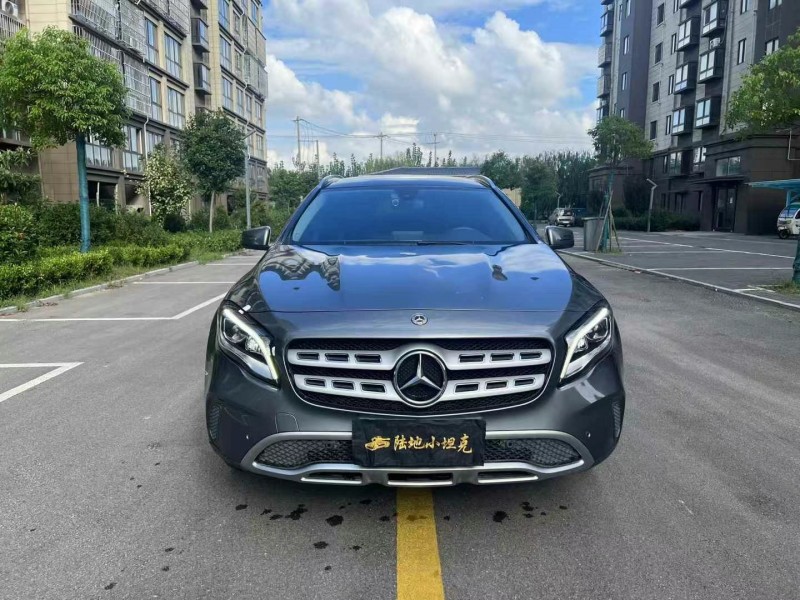 徐州18年奔驰GLA1