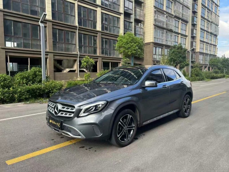 徐州18年奔驰GLA2