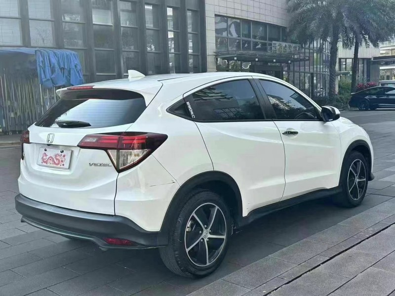 广州22年本田缤智8