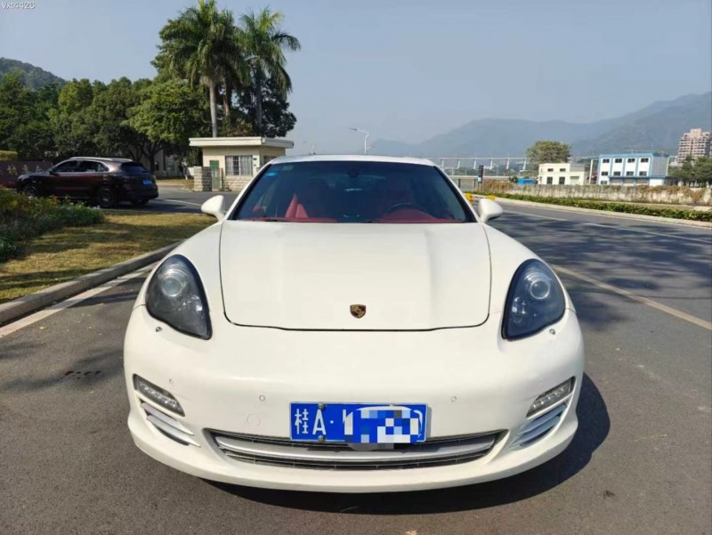 广州12年保时捷帕拉梅拉1