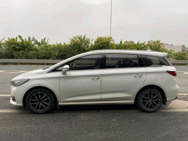 广州18年比亚迪宋6