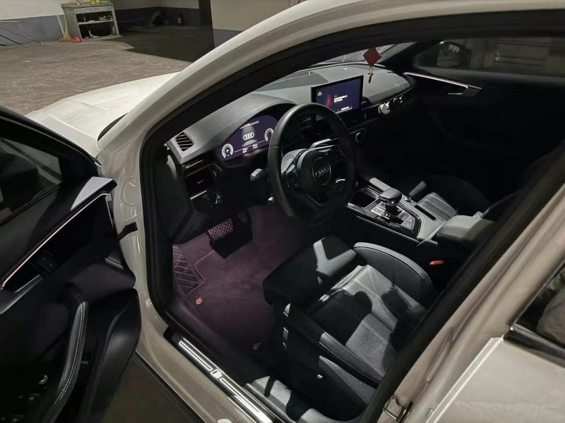 济宁23年奥迪A4L7